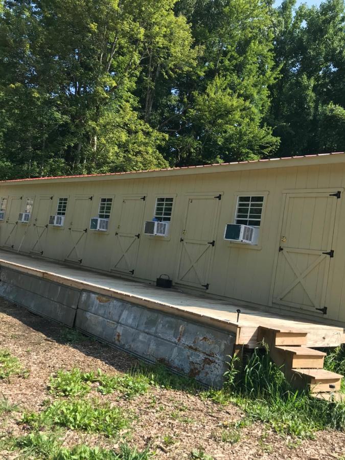 Chicken Coop Pansiyon Cosby Dış mekan fotoğraf